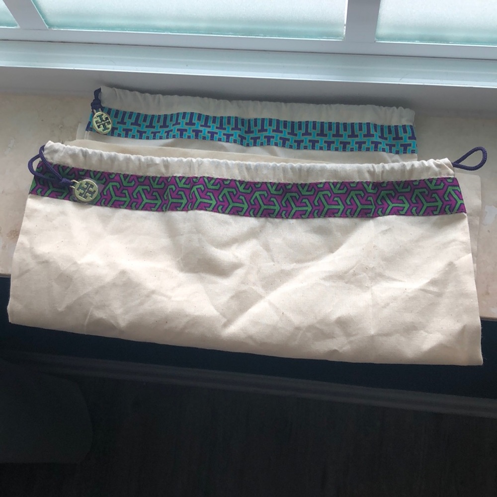 1 Blue Tory Burch dust bag w/charm